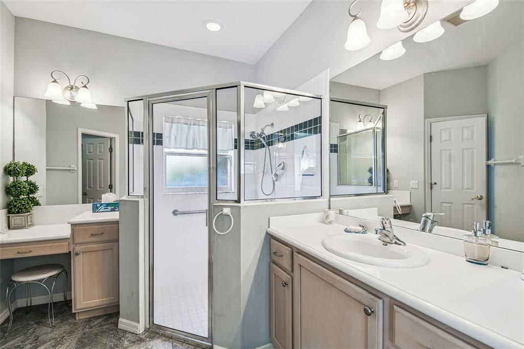 На продажу: $305,000 (2 спален, 2 ванн, 1840 Квадратных фут)