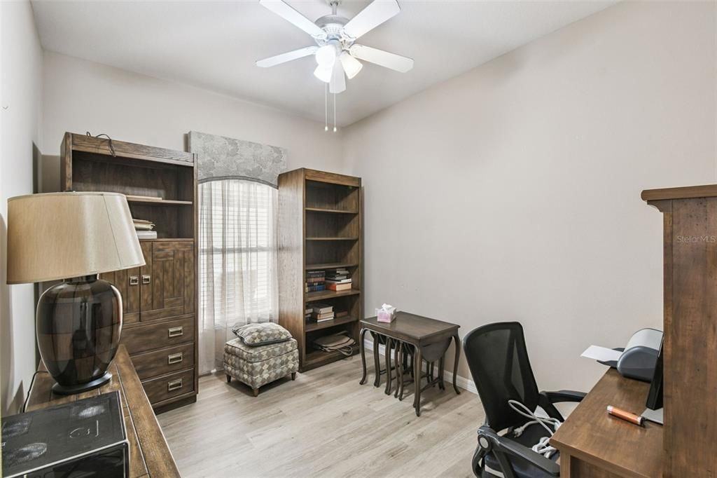 На продажу: $305,000 (2 спален, 2 ванн, 1840 Квадратных фут)