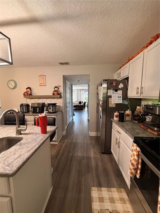 En Venta: $425,000 (4 camas, 3 baños, 3124 Pies cuadrados)