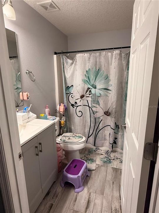 En Venta: $425,000 (4 camas, 3 baños, 3124 Pies cuadrados)