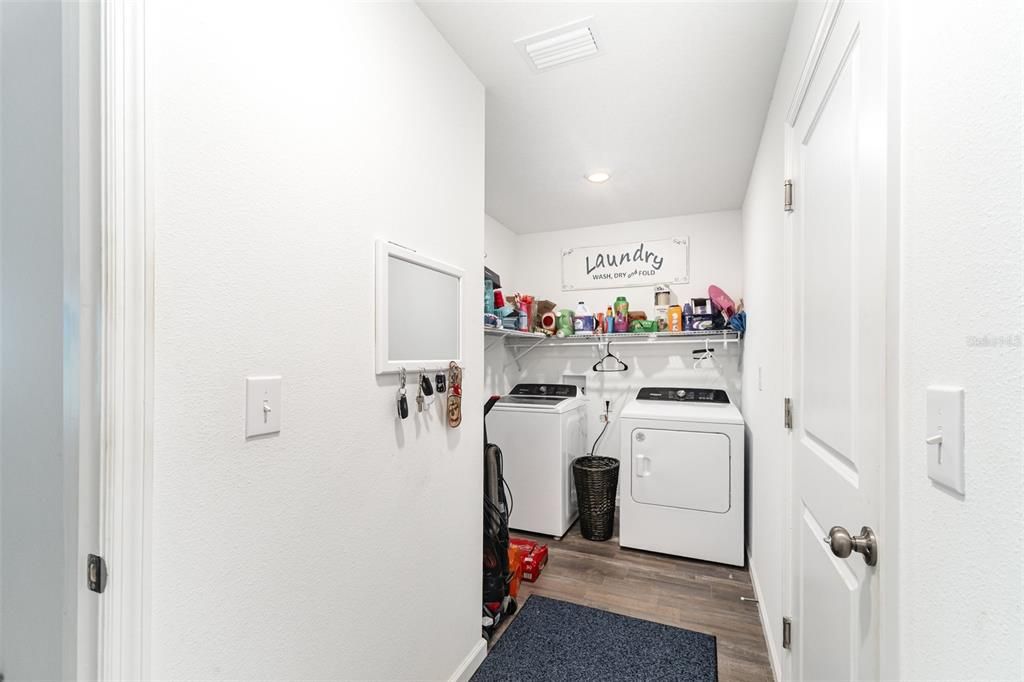 For Sale: $275,000 (3 beds, 2 baths, 1477 Square Feet)