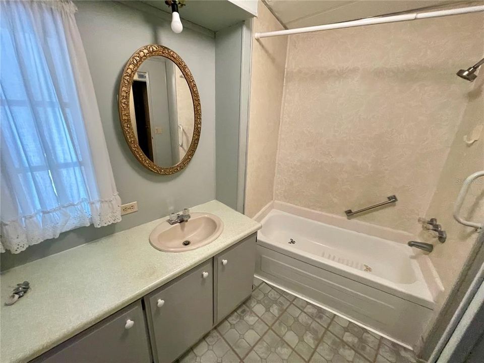 Activo con contrato: $69,900 (2 camas, 2 baños, 1344 Pies cuadrados)