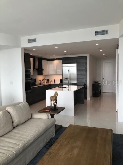 For Rent: $6,200 (2 beds, 2 baths, 1402 Square Feet)