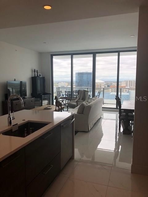 For Rent: $6,200 (2 beds, 2 baths, 1402 Square Feet)