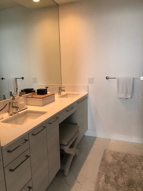 For Rent: $6,200 (2 beds, 2 baths, 1402 Square Feet)