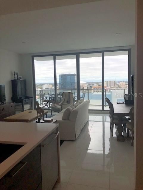 For Rent: $6,200 (2 beds, 2 baths, 1402 Square Feet)