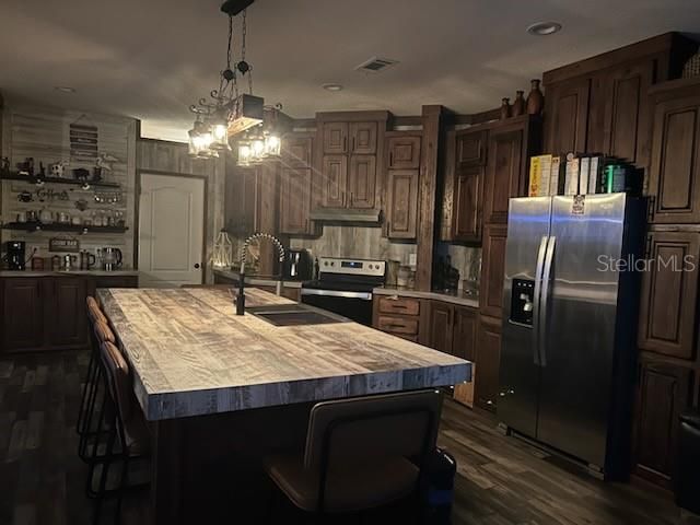 На продажу: $295,900 (3 спален, 2 ванн, 1661 Квадратных фут)