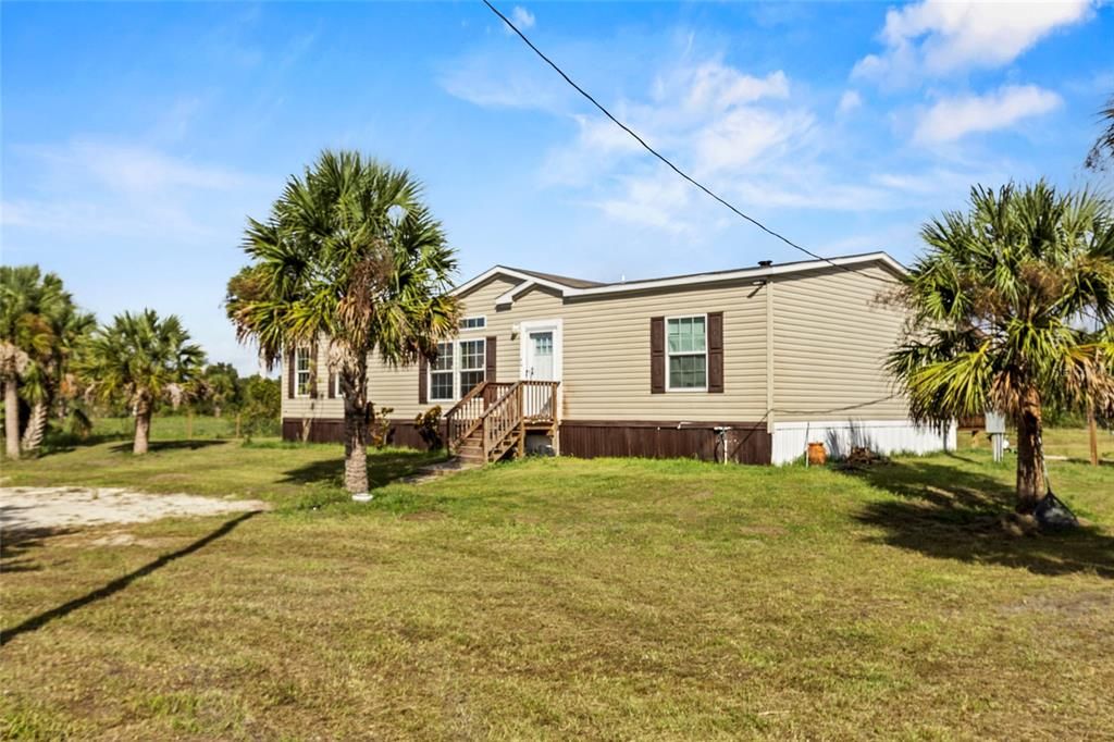 На продажу: $295,900 (3 спален, 2 ванн, 1661 Квадратных фут)