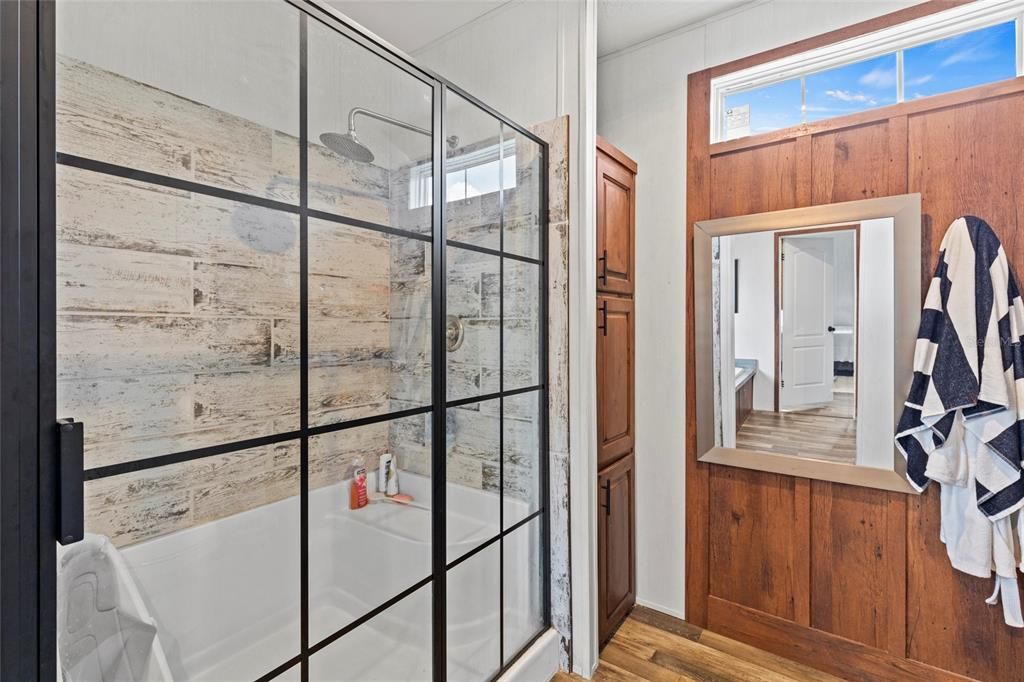 На продажу: $295,900 (3 спален, 2 ванн, 1661 Квадратных фут)