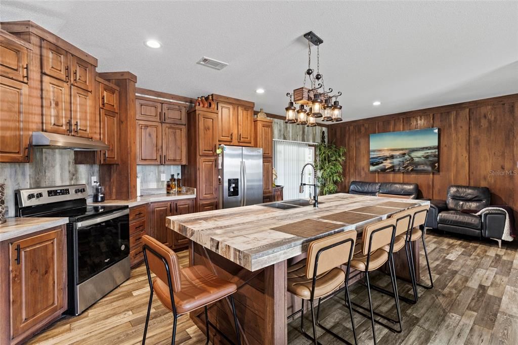 На продажу: $295,900 (3 спален, 2 ванн, 1661 Квадратных фут)