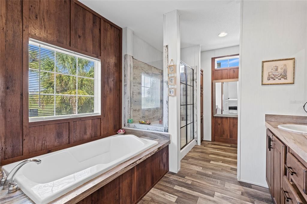 На продажу: $295,900 (3 спален, 2 ванн, 1661 Квадратных фут)