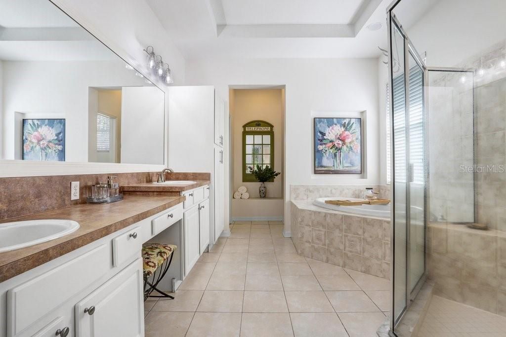 待售: $1,175,000 (5 贝兹, 4 浴室, 3695 平方英尺)