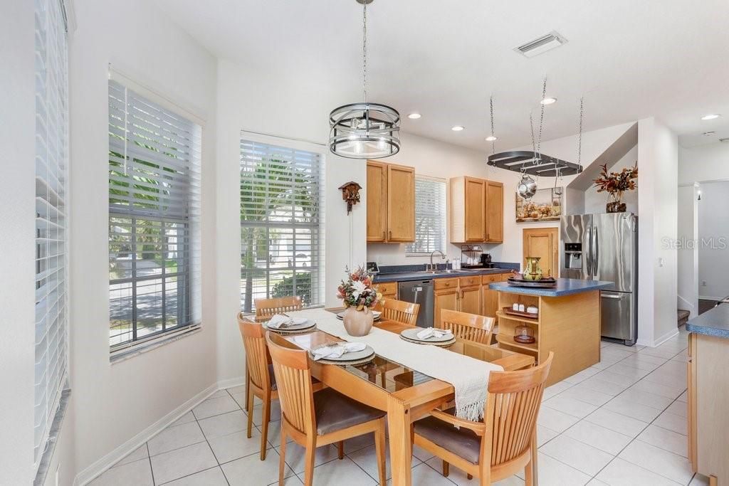 待售: $1,175,000 (5 贝兹, 4 浴室, 3695 平方英尺)