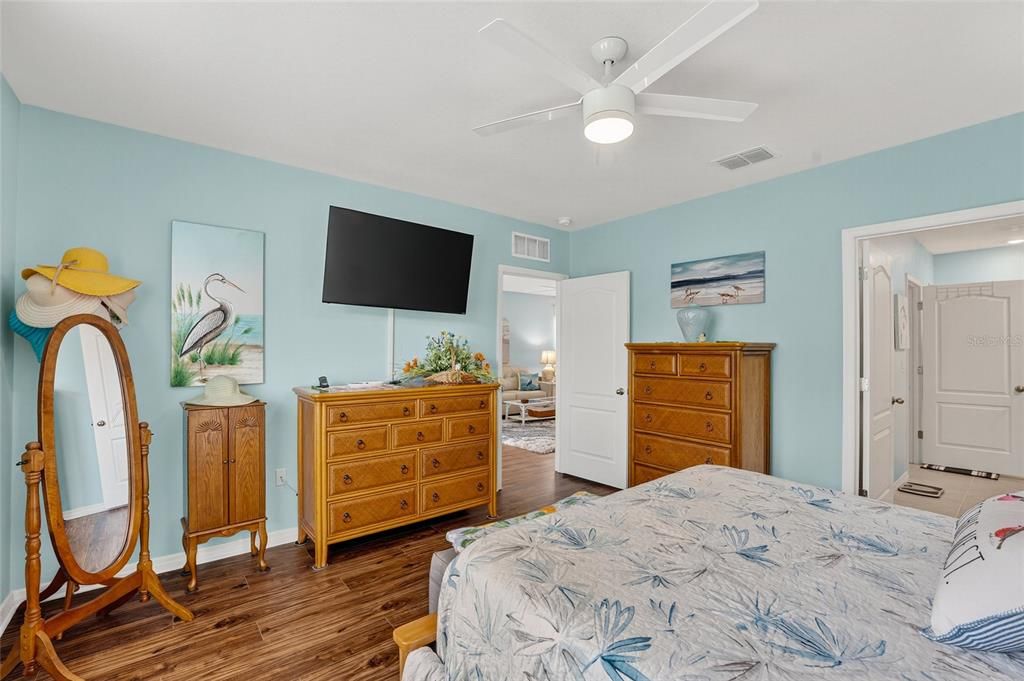 Activo con contrato: $315,000 (3 camas, 2 baños, 1606 Pies cuadrados)