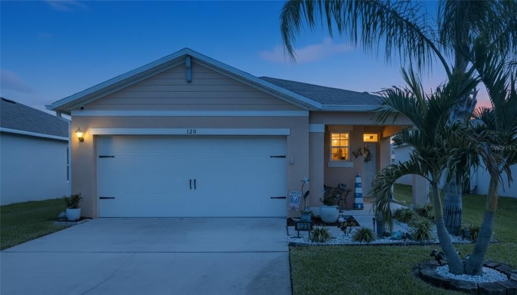 Activo con contrato: $315,000 (3 camas, 2 baños, 1606 Pies cuadrados)