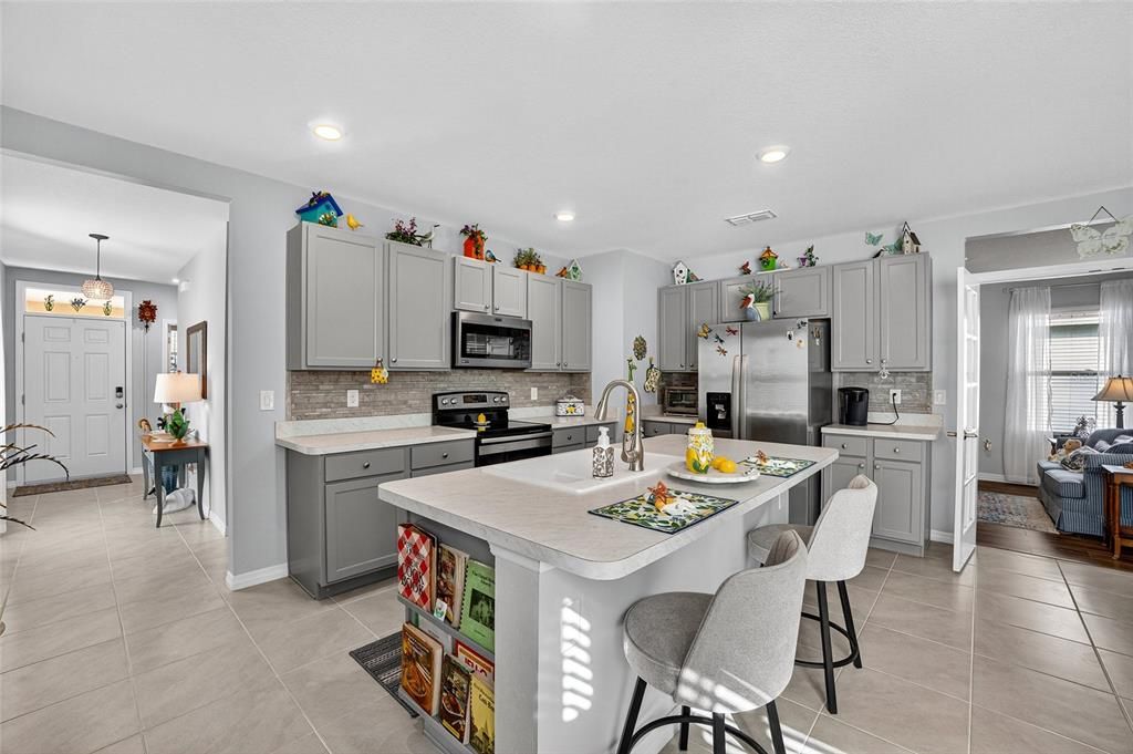 Activo con contrato: $315,000 (3 camas, 2 baños, 1606 Pies cuadrados)