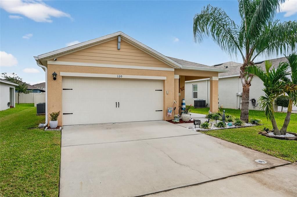 Activo con contrato: $315,000 (3 camas, 2 baños, 1606 Pies cuadrados)