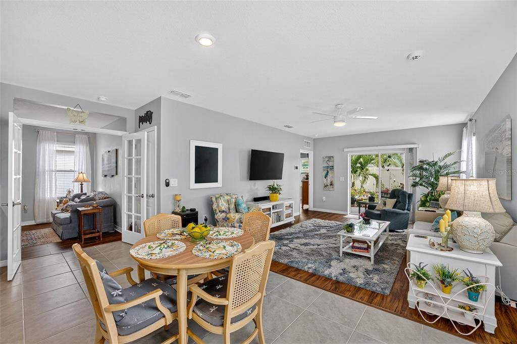 Activo con contrato: $315,000 (3 camas, 2 baños, 1606 Pies cuadrados)