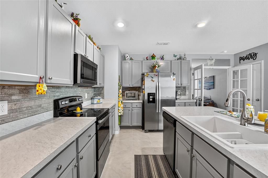 Activo con contrato: $315,000 (3 camas, 2 baños, 1606 Pies cuadrados)