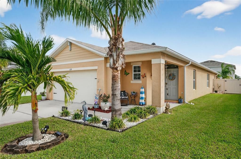 Activo con contrato: $315,000 (3 camas, 2 baños, 1606 Pies cuadrados)