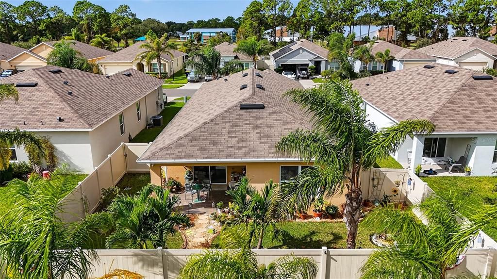 Activo con contrato: $315,000 (3 camas, 2 baños, 1606 Pies cuadrados)