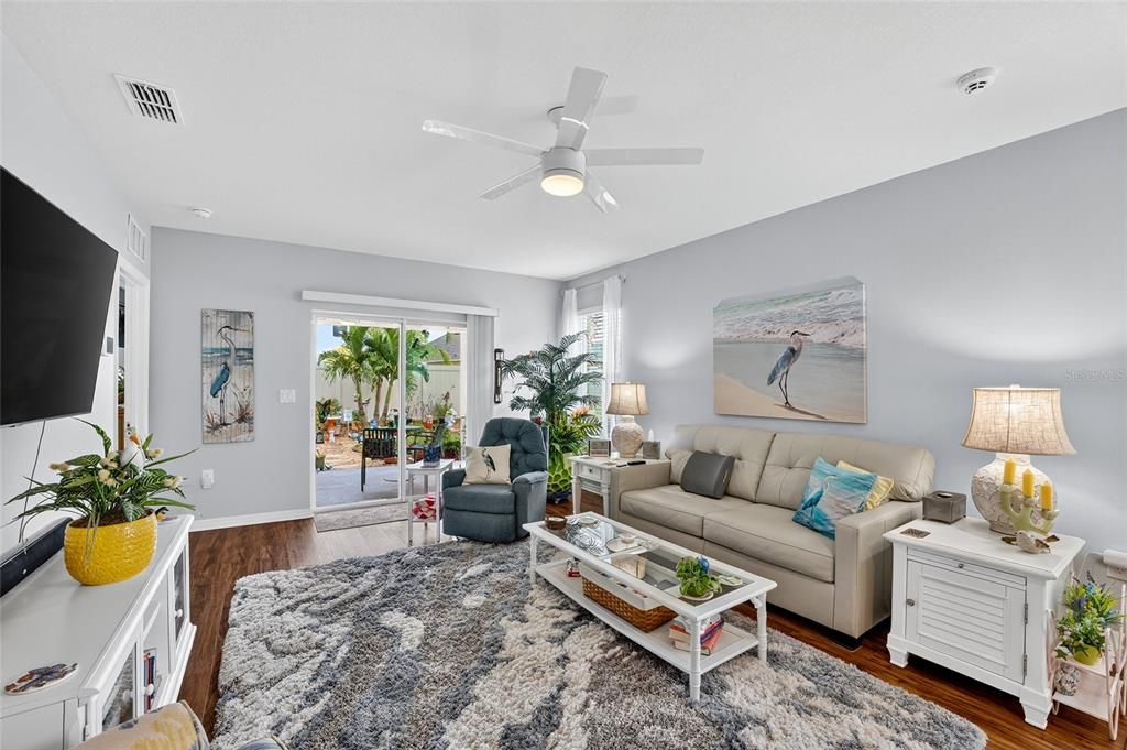 Activo con contrato: $315,000 (3 camas, 2 baños, 1606 Pies cuadrados)