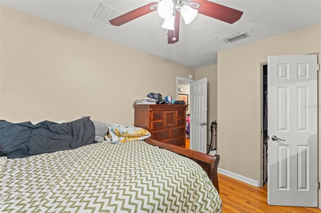 Active With Contract: $439,000 (3 beds, 2 baths, 1325 Square Feet)