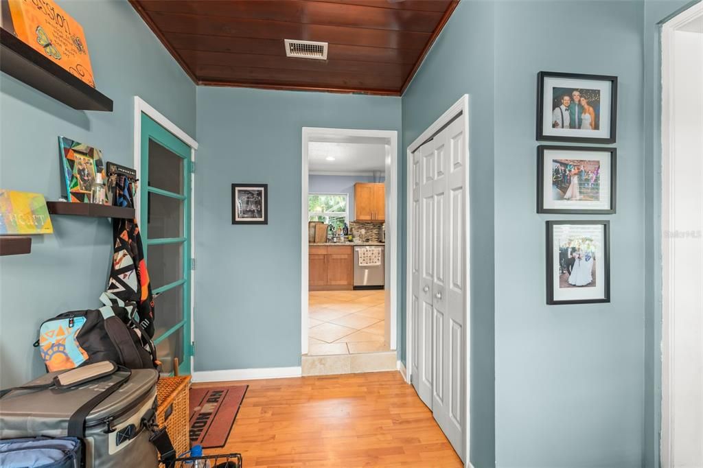 Active With Contract: $439,000 (3 beds, 2 baths, 1325 Square Feet)