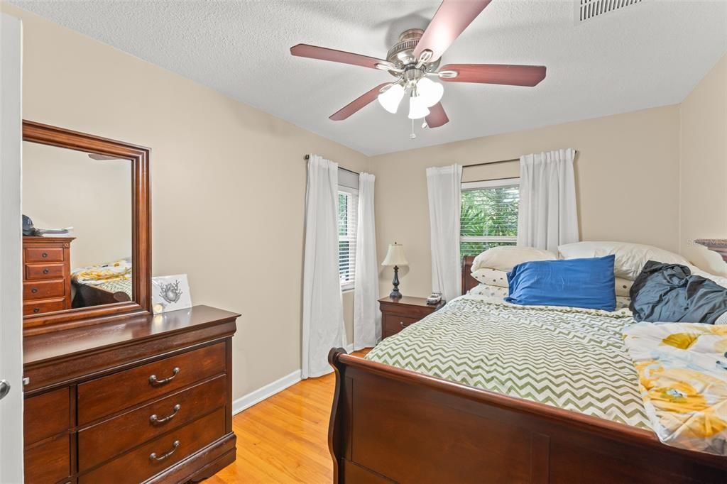 Active With Contract: $439,000 (3 beds, 2 baths, 1325 Square Feet)