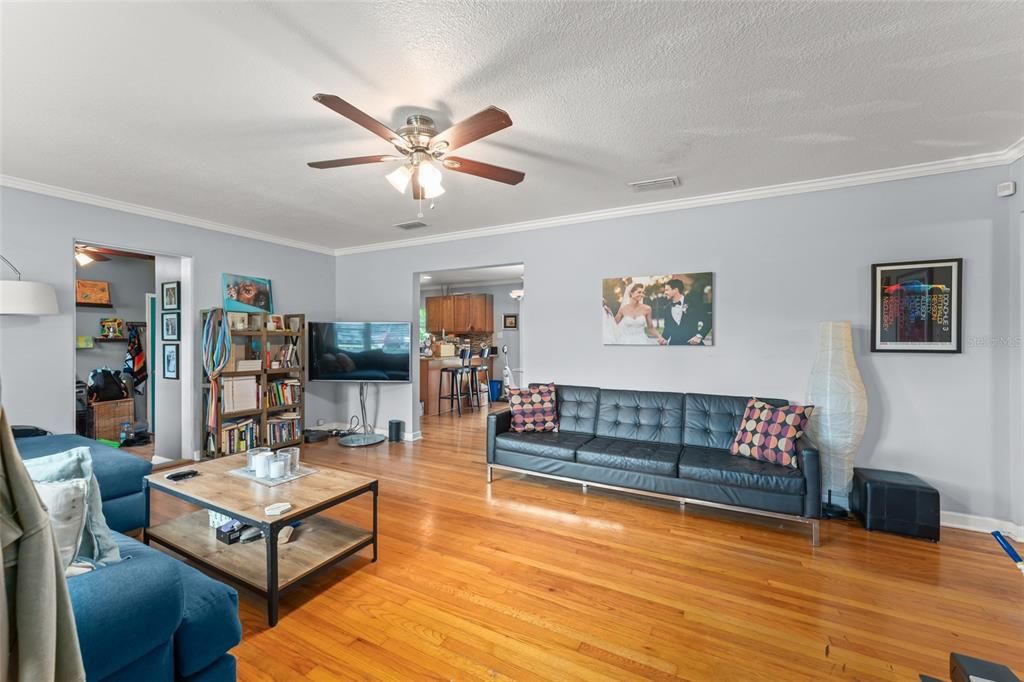 Active With Contract: $439,000 (3 beds, 2 baths, 1325 Square Feet)