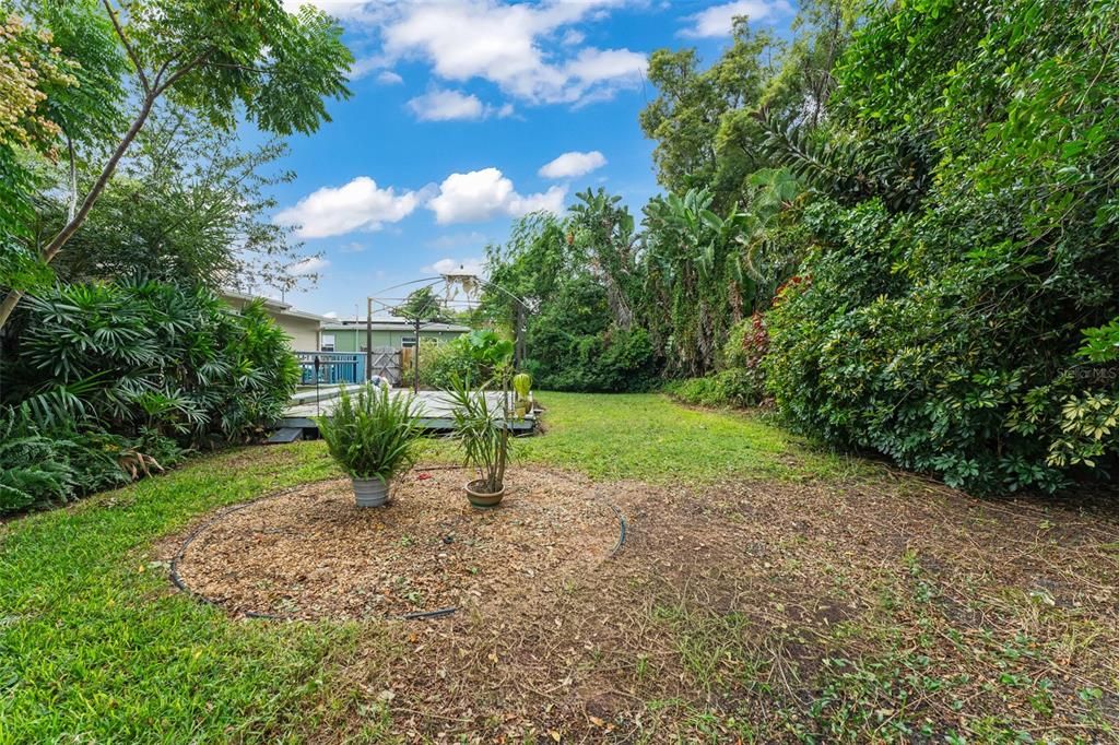 Active With Contract: $439,000 (3 beds, 2 baths, 1325 Square Feet)