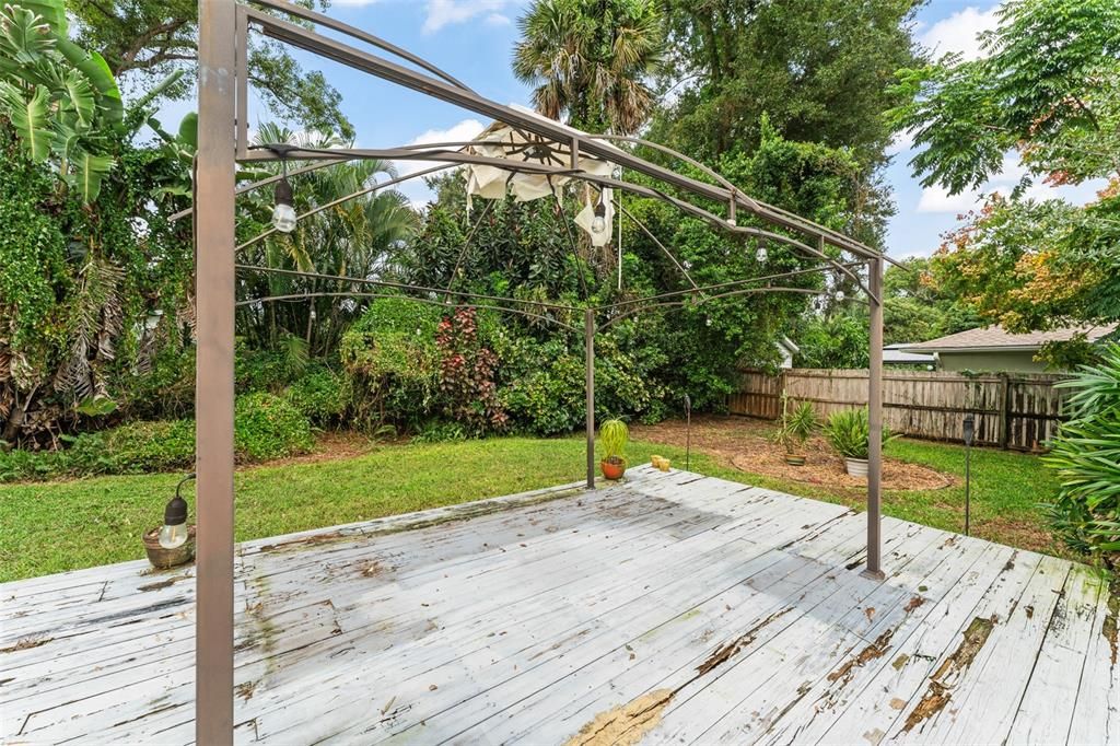 Active With Contract: $439,000 (3 beds, 2 baths, 1325 Square Feet)