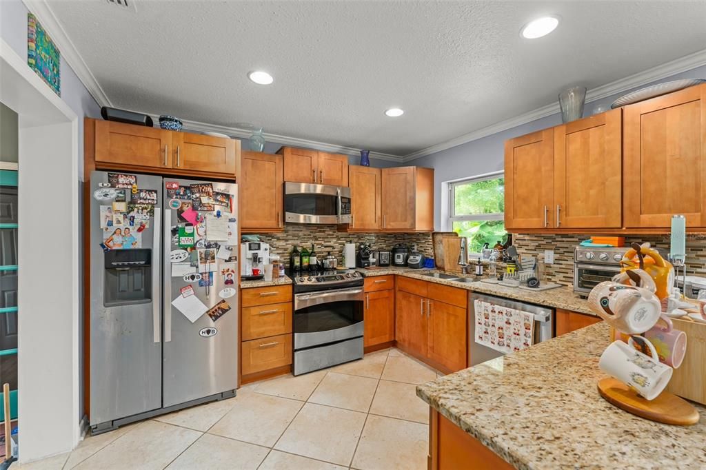 Active With Contract: $439,000 (3 beds, 2 baths, 1325 Square Feet)