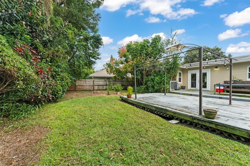 Active With Contract: $439,000 (3 beds, 2 baths, 1325 Square Feet)