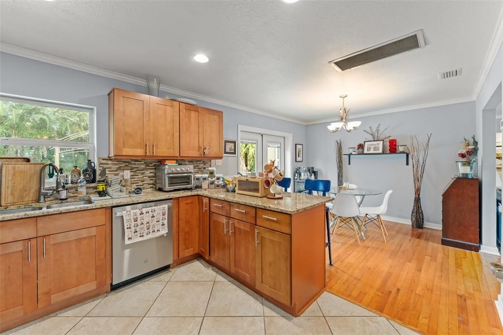 Active With Contract: $439,000 (3 beds, 2 baths, 1325 Square Feet)