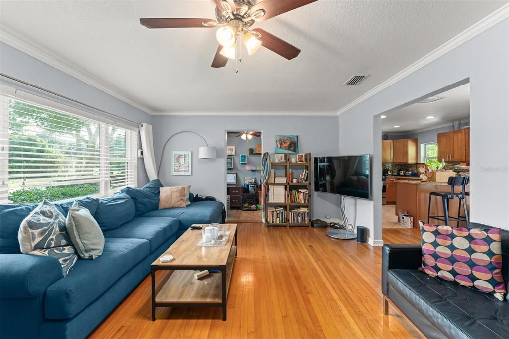 Active With Contract: $439,000 (3 beds, 2 baths, 1325 Square Feet)