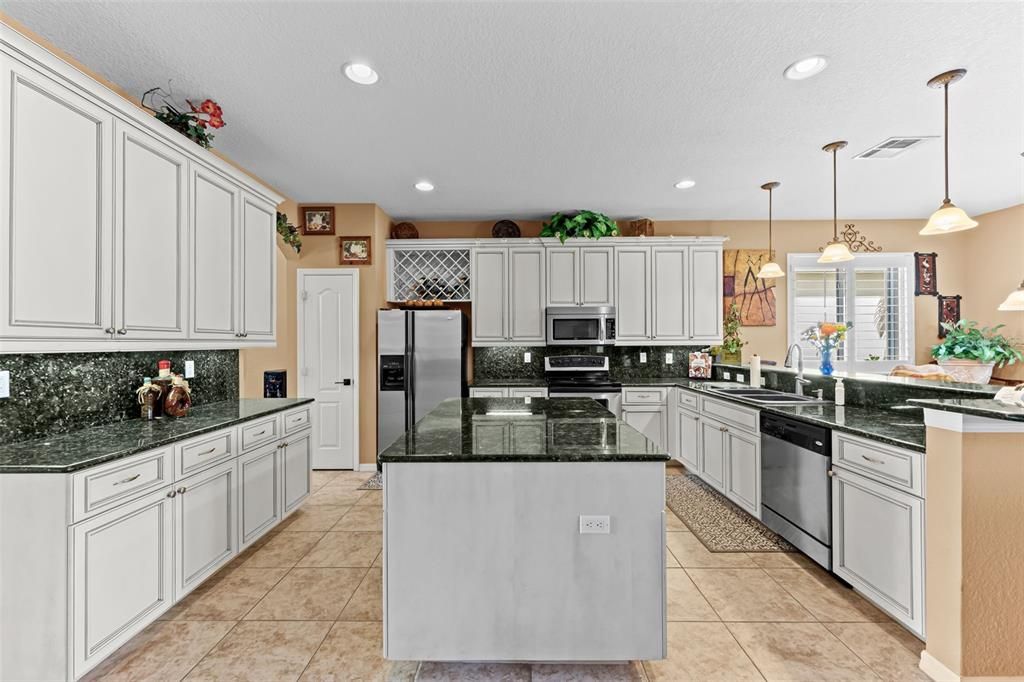 待售: $739,000 (5 贝兹, 4 浴室, 2863 平方英尺)