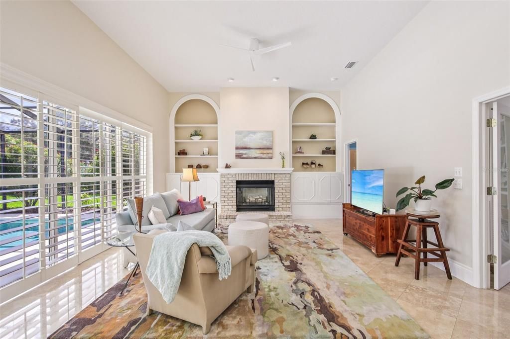 Activo con contrato: $650,000 (5 camas, 3 baños, 2984 Pies cuadrados)