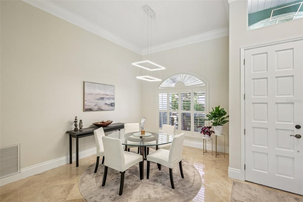 Activo con contrato: $650,000 (5 camas, 3 baños, 2984 Pies cuadrados)