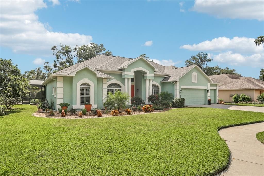 Activo con contrato: $650,000 (5 camas, 3 baños, 2984 Pies cuadrados)