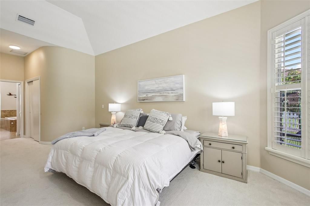 Activo con contrato: $650,000 (5 camas, 3 baños, 2984 Pies cuadrados)