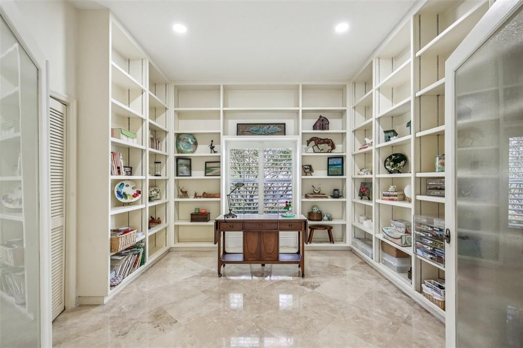 Activo con contrato: $650,000 (5 camas, 3 baños, 2984 Pies cuadrados)