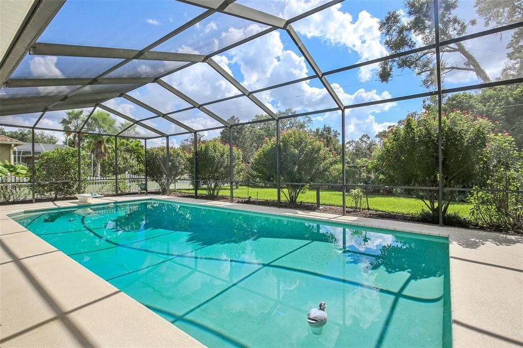 Activo con contrato: $650,000 (5 camas, 3 baños, 2984 Pies cuadrados)