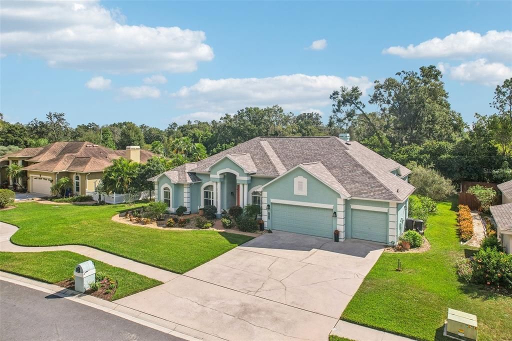 Activo con contrato: $650,000 (5 camas, 3 baños, 2984 Pies cuadrados)