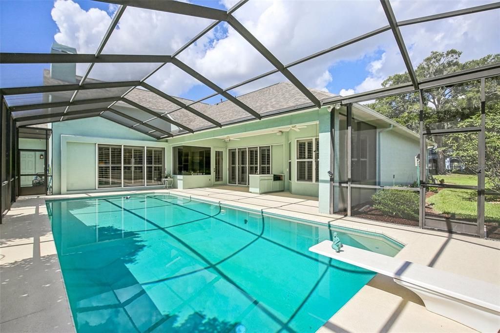 Activo con contrato: $650,000 (5 camas, 3 baños, 2984 Pies cuadrados)