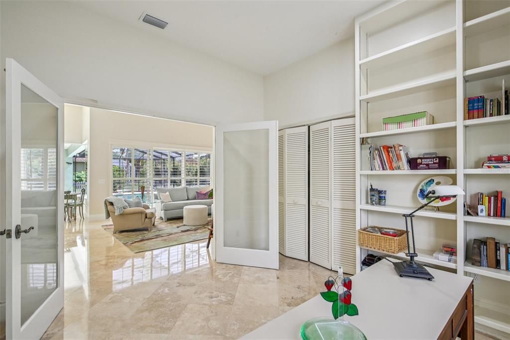 Activo con contrato: $650,000 (5 camas, 3 baños, 2984 Pies cuadrados)