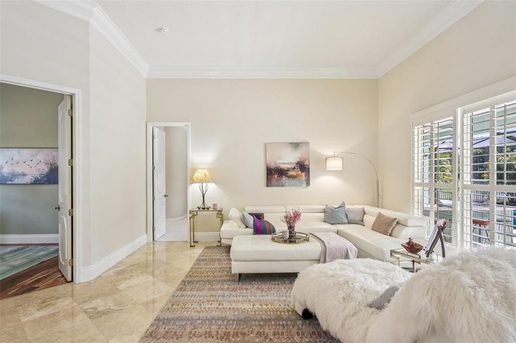 Activo con contrato: $650,000 (5 camas, 3 baños, 2984 Pies cuadrados)