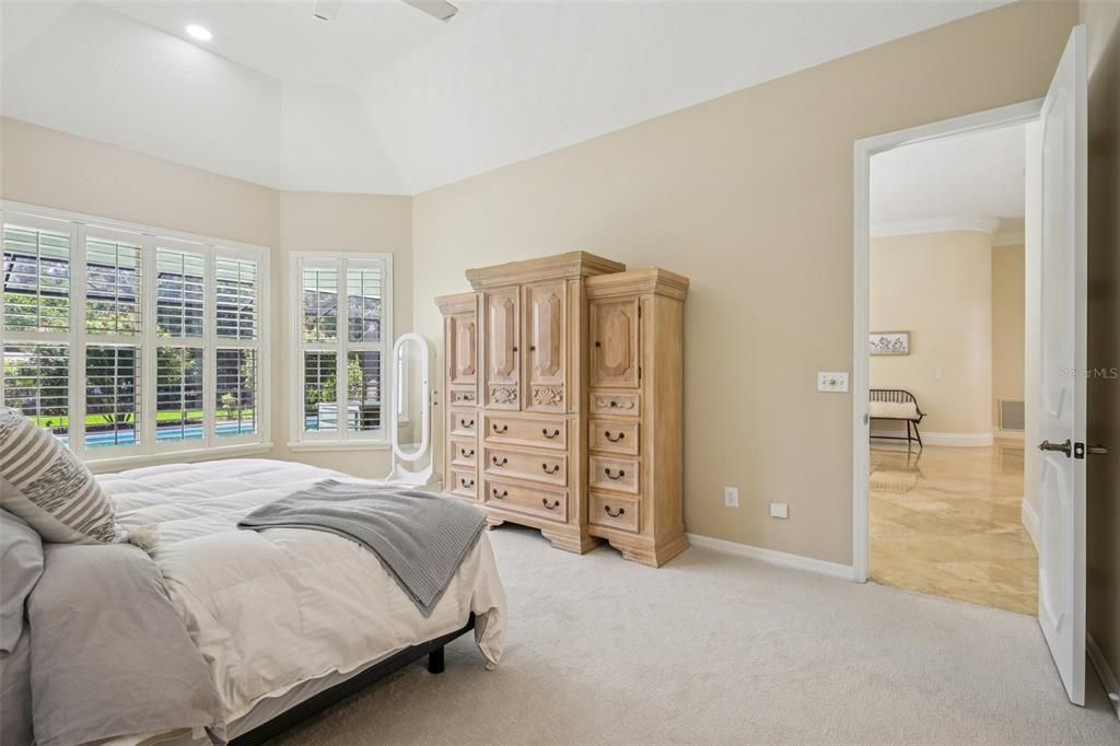 Activo con contrato: $650,000 (5 camas, 3 baños, 2984 Pies cuadrados)