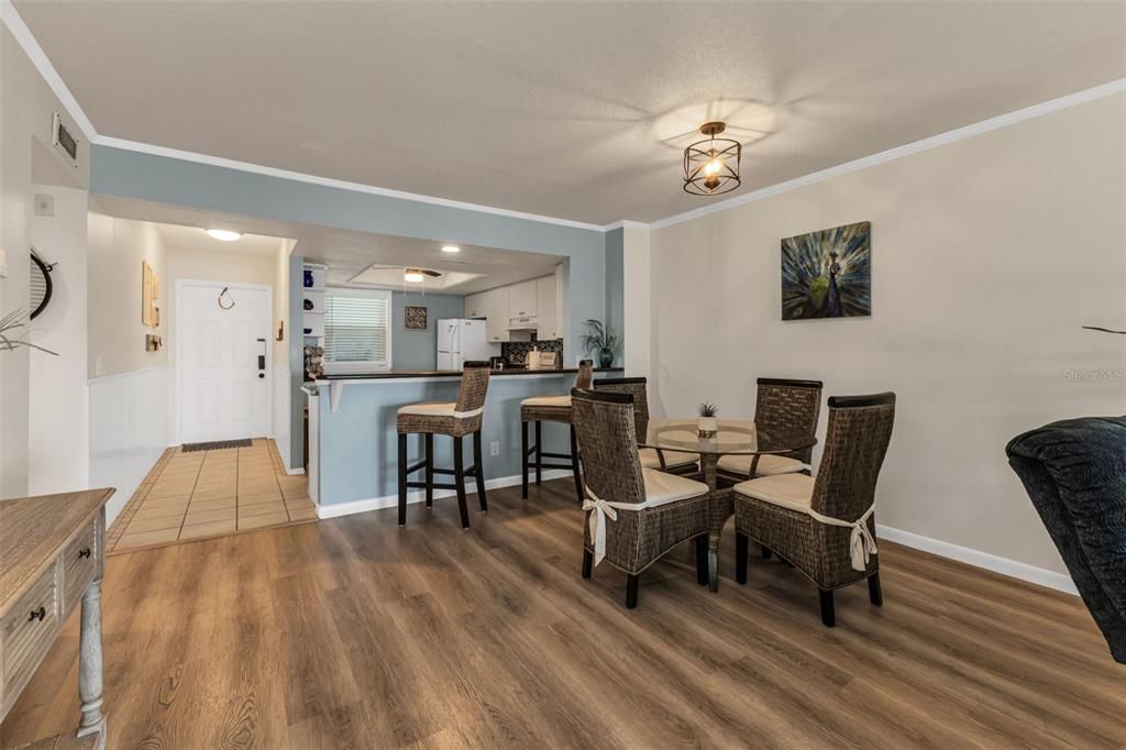 待售: $285,000 (2 贝兹, 2 浴室, 1120 平方英尺)