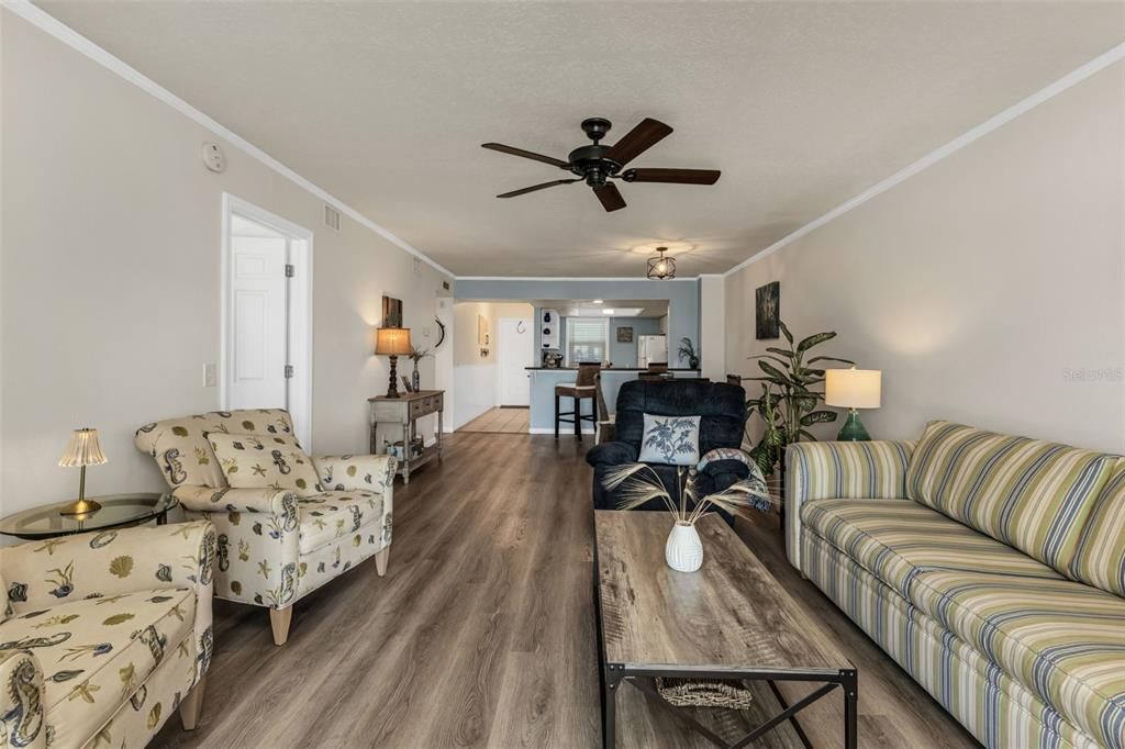 待售: $285,000 (2 贝兹, 2 浴室, 1120 平方英尺)